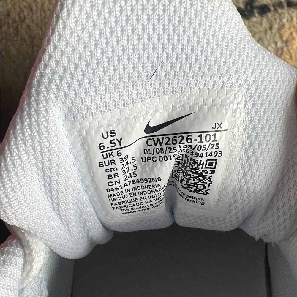 New Nike Shox R4 Sneakers - Picture 11 of 12